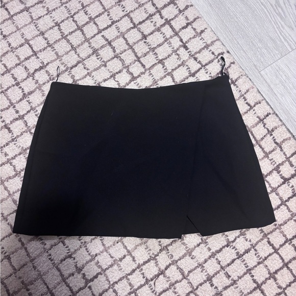 ZaraBlack Mini Skirt - Picture 2 of 3